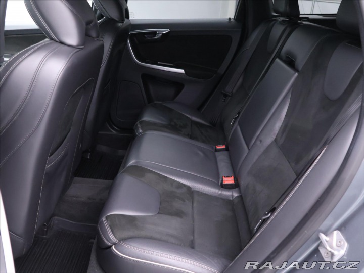 Volvo XC60 2,4 D5 AWD R-Design Serv. 2016