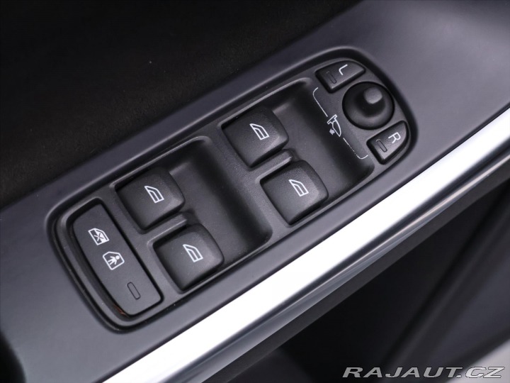 Volvo XC60 2,4 D5 AWD R-Design Serv. 2016