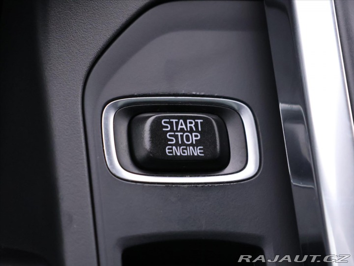 Volvo XC60 2,4 D5 AWD R-Design Serv. 2016