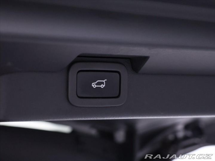 Land Rover Discovery 3,0 TDV6 190kW AWD 7-Míst 2017