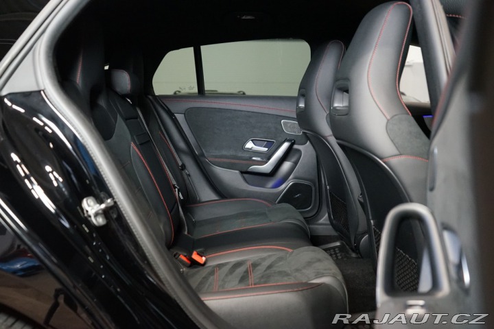 Mercedes-Benz CLA 200d*AMG*CAMERA*ZÁRUKA*BU 2024