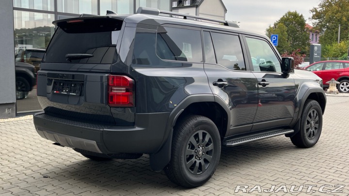 Toyota Land Cruiser 2,8D 4x4 8 AT Invincible 2024