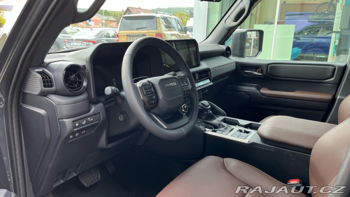 Toyota Land Cruiser 2,8D 4x4 8 AT Invincible 2024