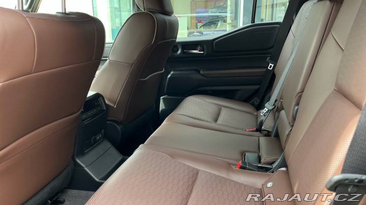 Toyota Land Cruiser 2,8D 4x4 8 AT 7S First Ed 2024