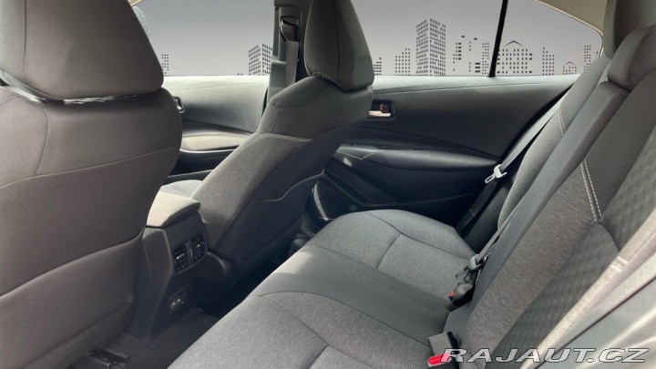 Toyota Corolla 1,5 6MT 125k KLASIK 2024