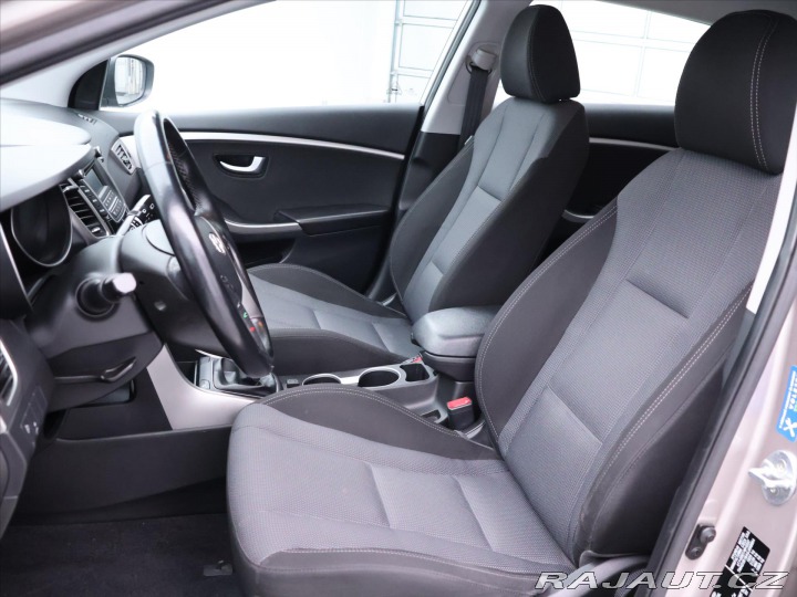 Hyundai i30 1,6 i 88kW LPG Klima CZ T 2015