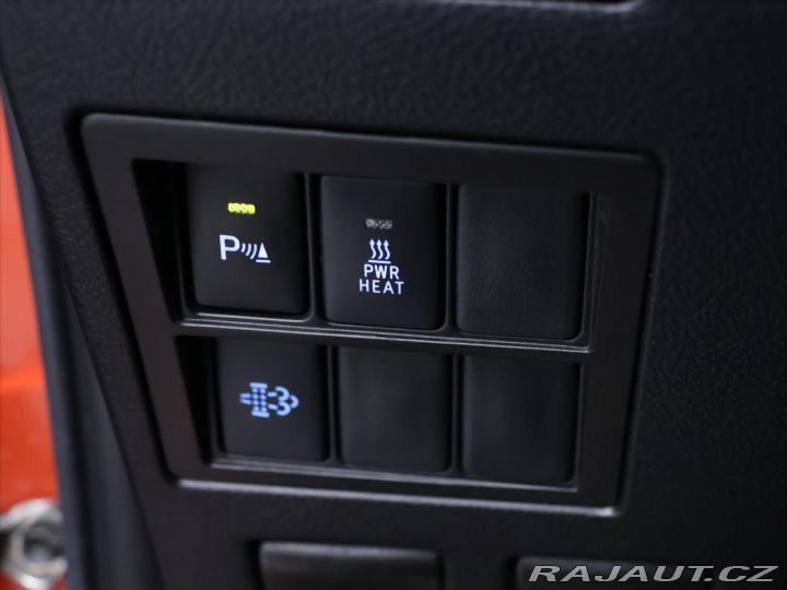 Toyota Hilux 2,8 D-4D 150kW Executive 2021
