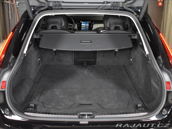 Volvo V90 2,0 T6 AWD PLUS tažné,BLI 2024