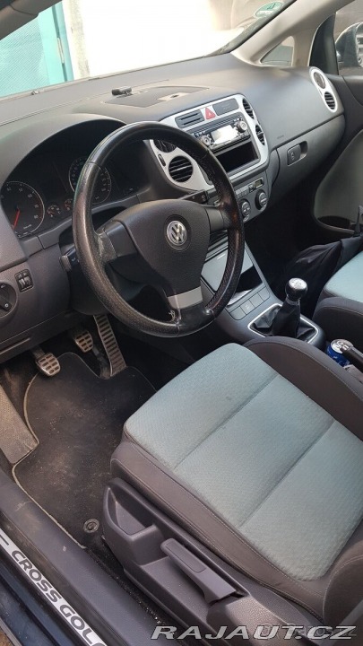 Volkswagen Golf 1,6 cross plus manual 1800