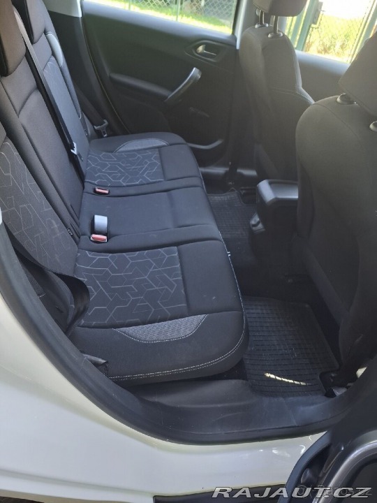 Peugeot 2008 75tkm, 1.majitel, tažné,b 1800