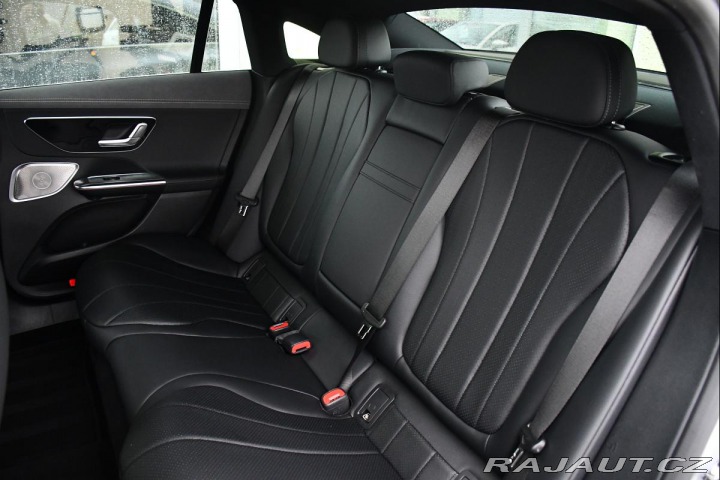 Mercedes-Benz EQE 300 PREMIUM ZÁRUKA K360°1 2024