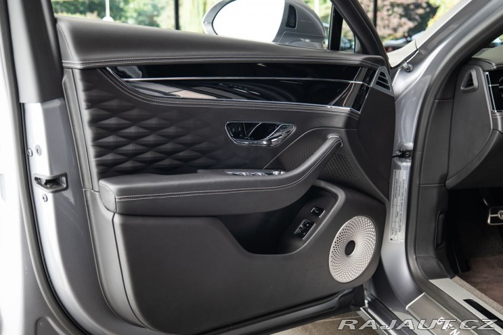 Bentley Flying Spur W12 360/LED/Pano/Ventilov 1800