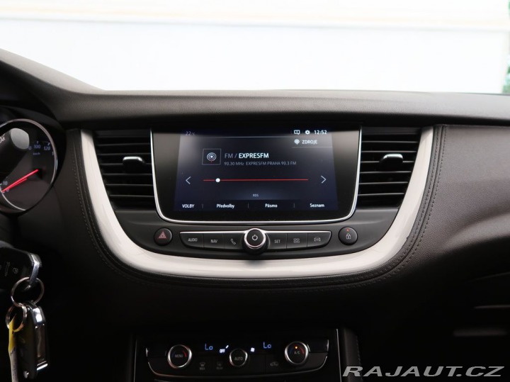 Opel Grandland X 1.2TURBO,96kW,DESIGN,MAN6 2019