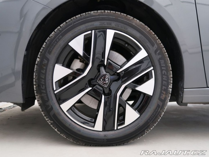 Peugeot 208 1.2HYBRID,CZ,ALLURE,e-DCS 2024