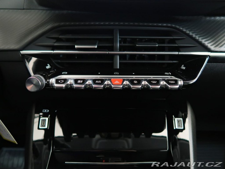 Peugeot 208 1.2HYBRID,CZ,ALLURE,e-DCS 2024