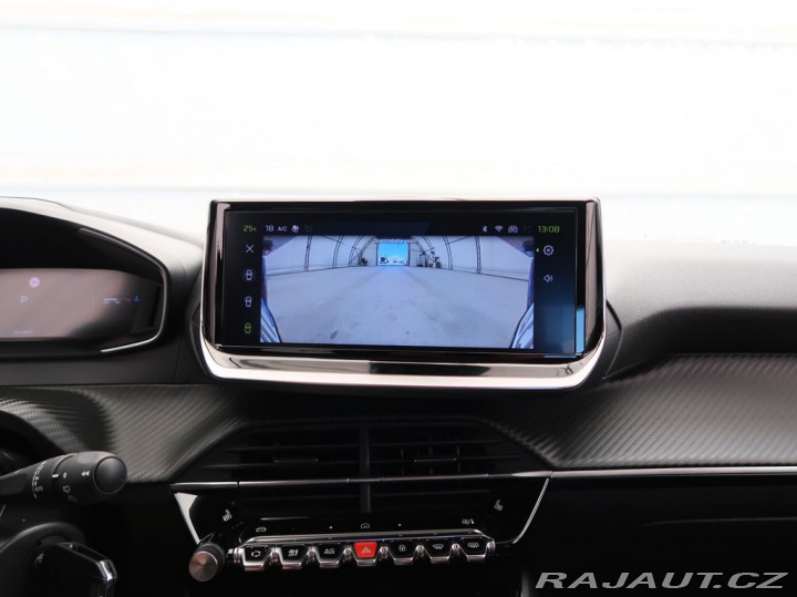 Peugeot 208 1.2HYBRID,CZ,ALLURE,e-DCS 2024