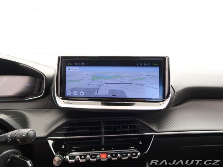 Peugeot 208 1.2HYBRID,CZ,ALLURE,e-DCS 2024
