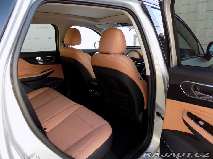 BAIC X7 1.5T/AT/Pixel-LED/PANO/Ma 2025