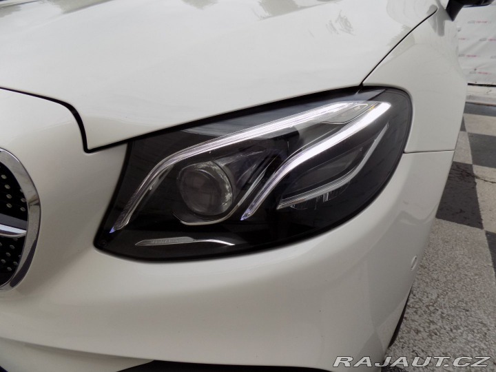 Mercedes-Benz E 400d/AMG-Line/4-M/PANO/ 2019