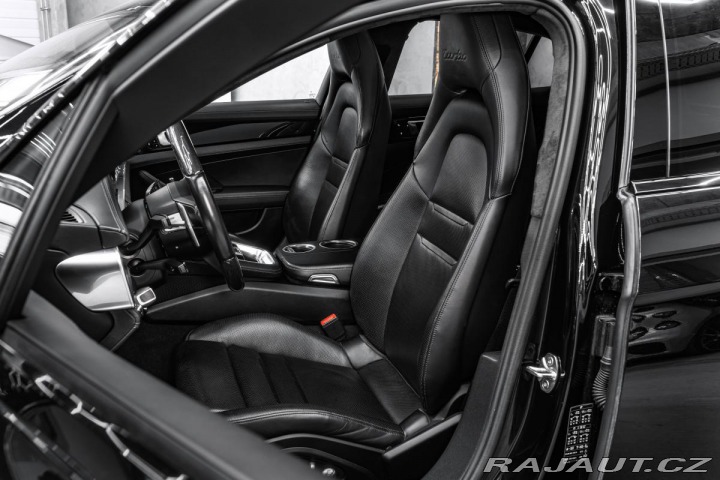 Porsche Panamera Turbo APPROVED/CHRONO/NIG 2017