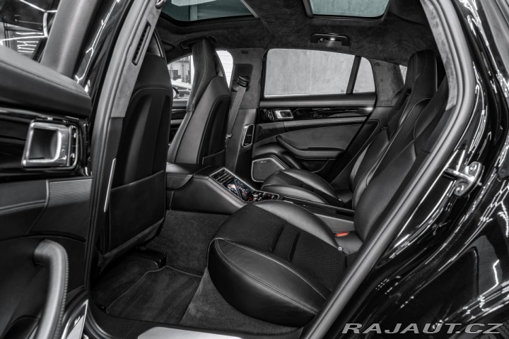 Porsche Panamera Turbo APPROVED/CHRONO/NIG 2017