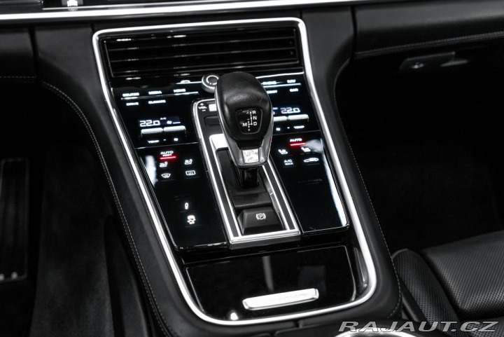 Porsche Panamera Turbo APPROVED/CHRONO/NIG 2017