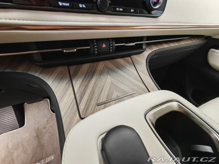 Lexus Ostatní modely LM 350h  350h 4×4 Luxury Amonite S 2024