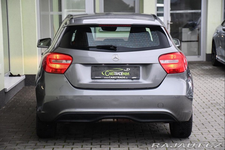 Mercedes-Benz A 180i NAVI VÝHŘEV PDC 2013