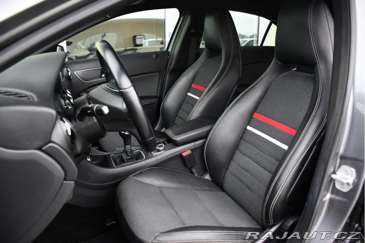 Mercedes-Benz A 180i NAVI VÝHŘEV PDC 2013