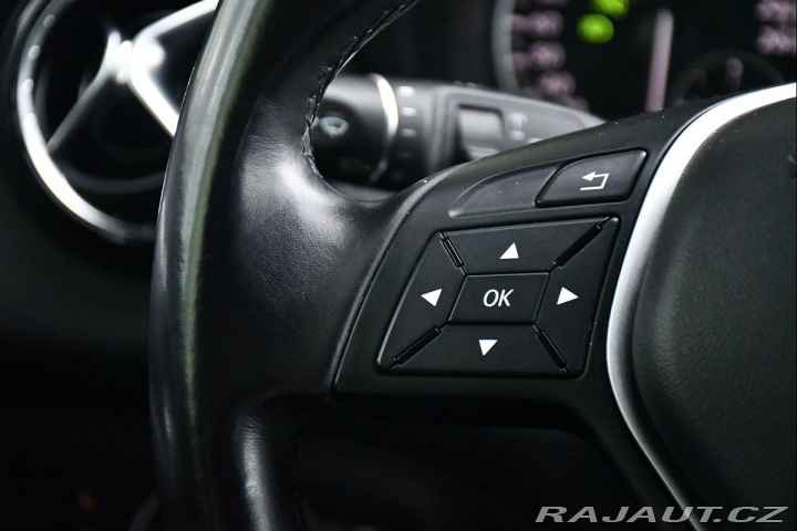 Mercedes-Benz A 180i NAVI VÝHŘEV PDC 2013