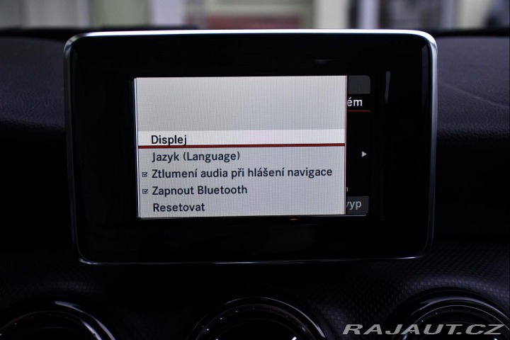 Mercedes-Benz A 180i NAVI VÝHŘEV PDC 2013