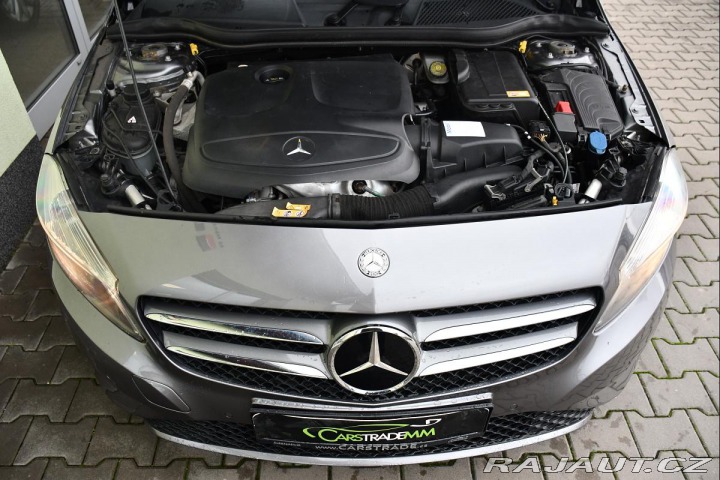 Mercedes-Benz A 180i NAVI VÝHŘEV PDC 2013