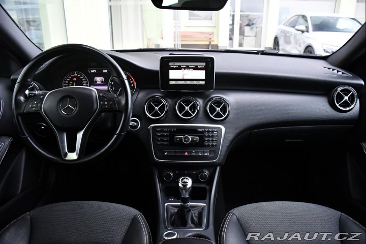 Mercedes-Benz A 180i NAVI VÝHŘEV PDC 2013