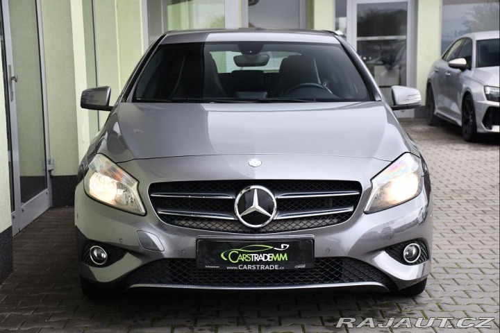 Mercedes-Benz A 180i NAVI VÝHŘEV PDC 2013