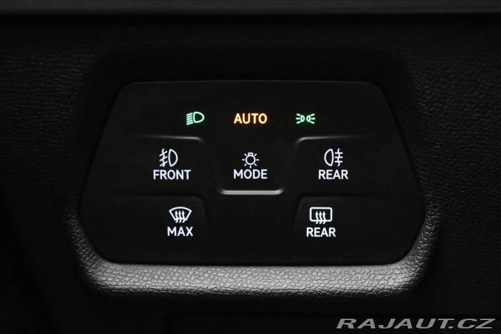 Seat Leon 2,0 TDi 110kW FR DSG Busi 2022