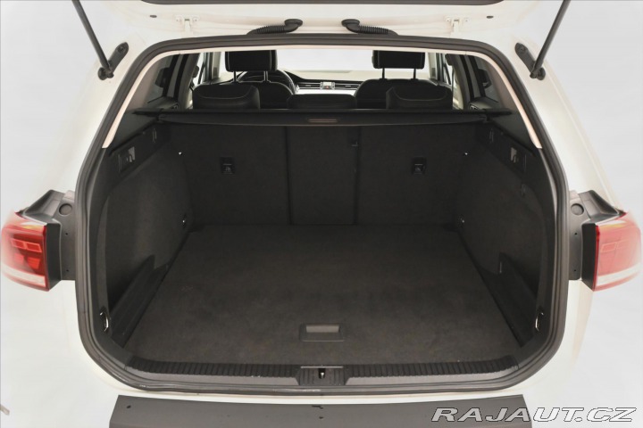 Volkswagen Passat 2,0 TDI 110 kW DSG Elegan 2020