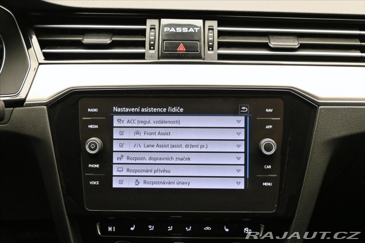 Volkswagen Passat 2,0 TDI 110 kW DSG Elegan 2020