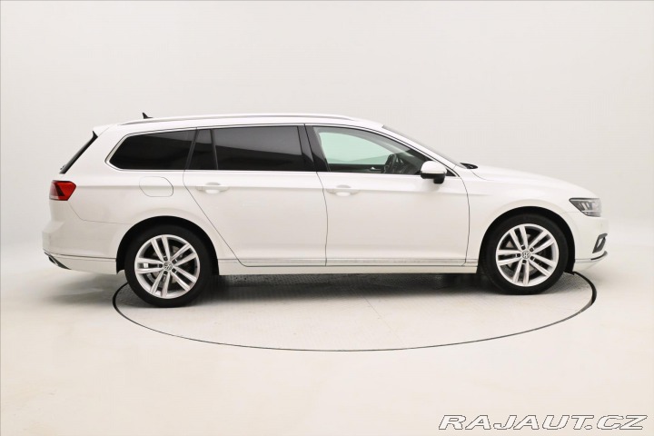 Volkswagen Passat 2,0 TDI 110 kW DSG Elegan 2020