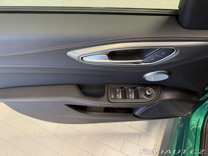 Alfa Romeo Giulia 2.0 Turbo 280k AT8 AWD I 2025