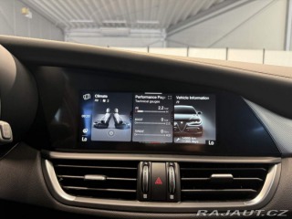 Alfa Romeo Giulia 2.0 Turbo 280k AT8 AWD  I 2025