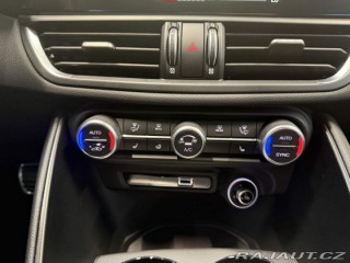 Alfa Romeo Giulia 2.0 Turbo 280k AT8 AWD  I 2025