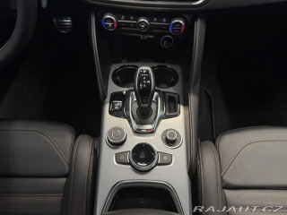 Alfa Romeo Giulia 2.0 Turbo 280k AT8 AWD  I 2025