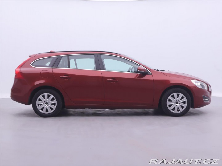 Volvo V60 2,0 D3 120kW V5 Momentum 2011