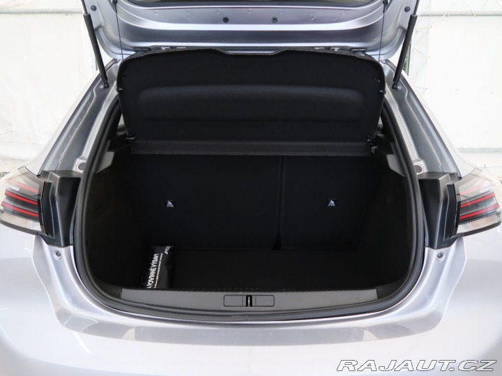 Peugeot 208 1.2HYBRID,CZ,ALLURE,e-DCS 2024