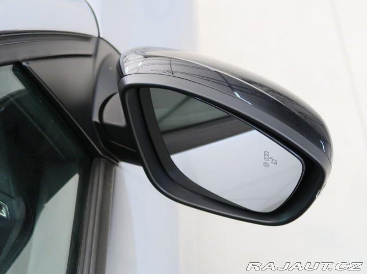 Peugeot 208 1.2HYBRID,CZ,ALLURE,e-DCS 2024