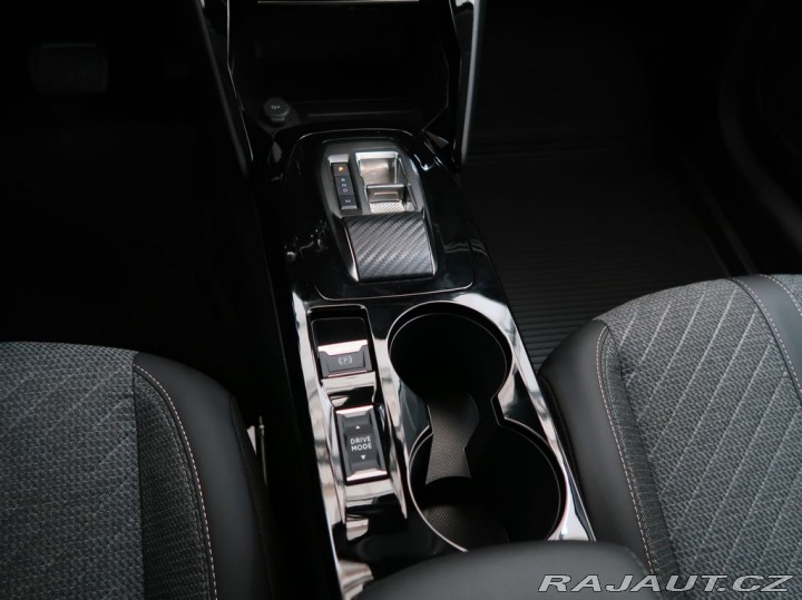 Peugeot 208 1.2HYBRID,CZ,ALLURE,e-DCS 2024
