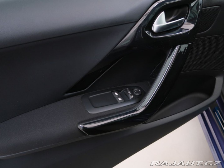 Peugeot 208 1.2PureTech,60kW,ALLURE,M 2017