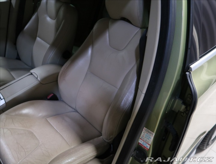 Volvo XC60 2,4 D AWD AT KŮŽE VÝHŘEV 2008