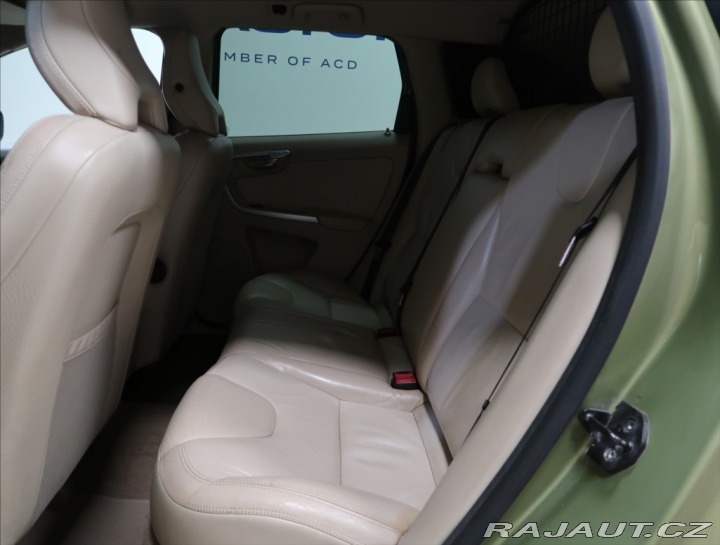 Volvo XC60 2,4 D AWD AT KŮŽE VÝHŘEV 2008