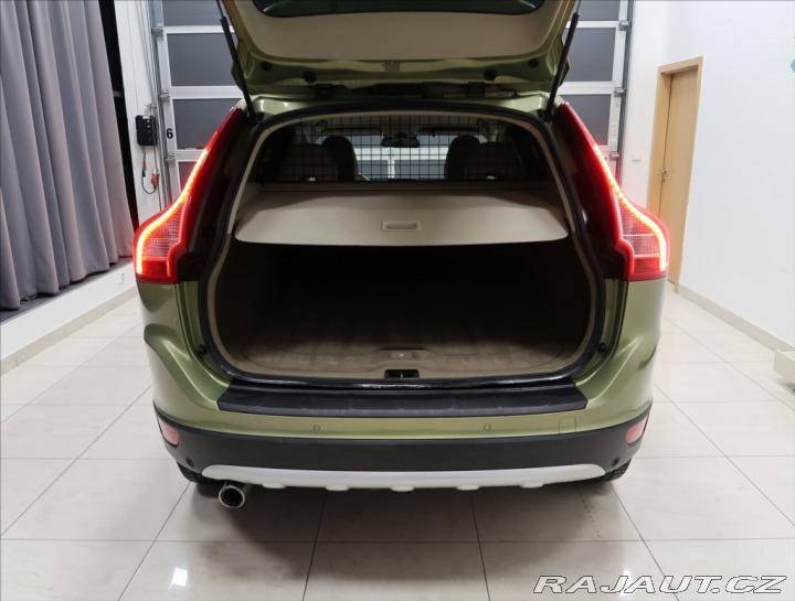 Volvo XC60 2,4 D AWD AT KŮŽE VÝHŘEV 2008